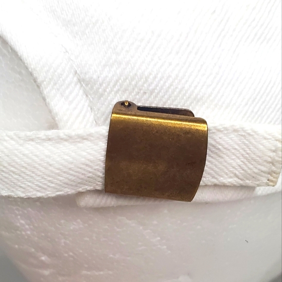 Levi's OS Vintage90s White Cap With Embroidered Logo - Picture 8 of 9